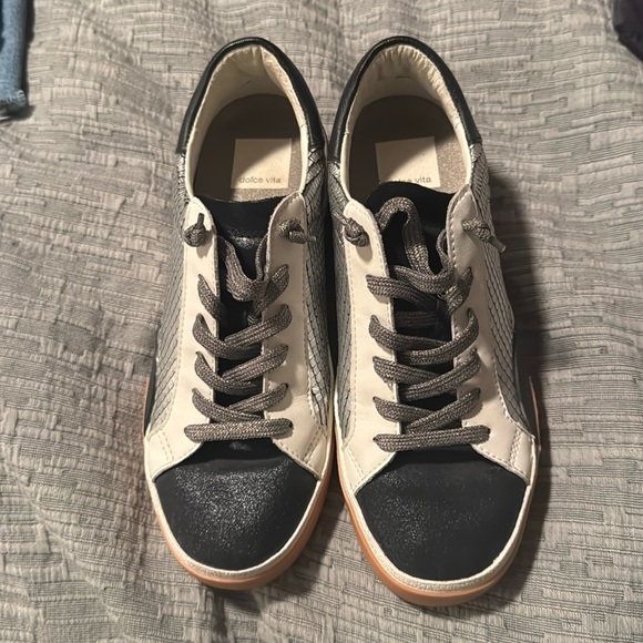 Dolce vita sneakers size 6 in excellent used condition only worn - Picture 2 of 4
